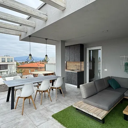 The Jazz Terrace - Relaxing Place With Pool *