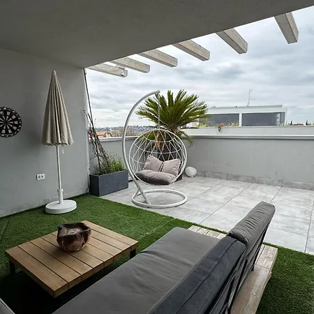 Tatil Evi The Jazz Terrace - Relaxing Place With Pool