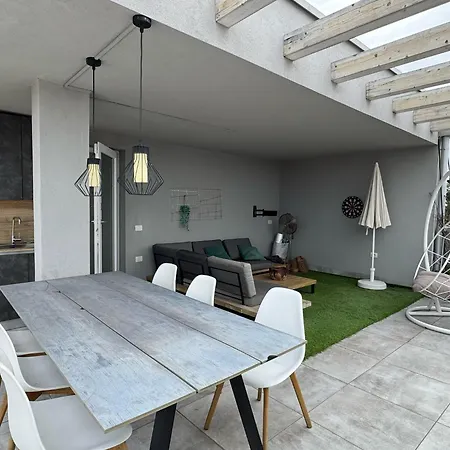 The Jazz Terrace - Relaxing Place With Pool Holiday home